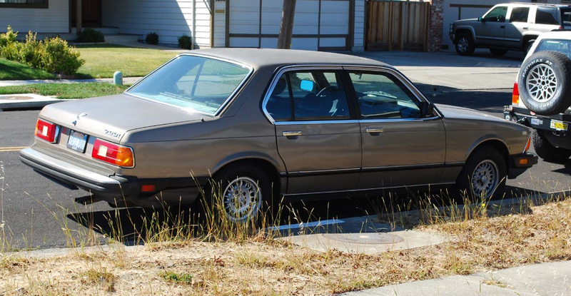 Illustration for article titled 1984 BMW 733i